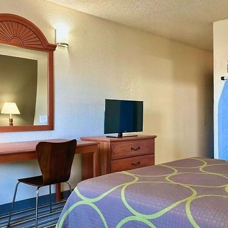 Готель Super 8 By Wyndham Colorado Springs/Afa Area Екстер'єр фото