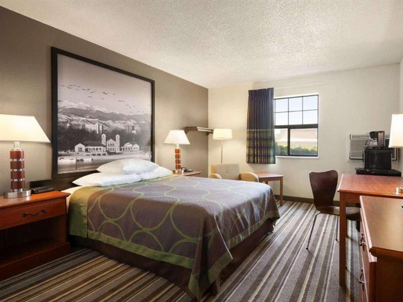 Готель Super 8 By Wyndham Colorado Springs/Afa Area Екстер'єр фото