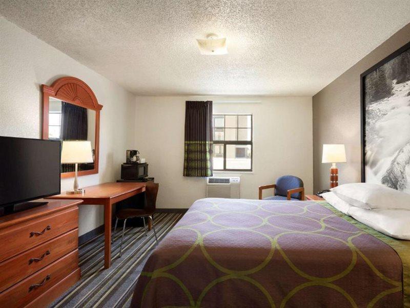 Готель Super 8 By Wyndham Colorado Springs/Afa Area Екстер'єр фото